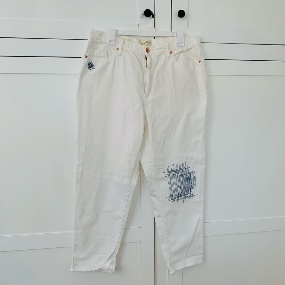 Universal Thread White Boyfriend Jeans Size 12